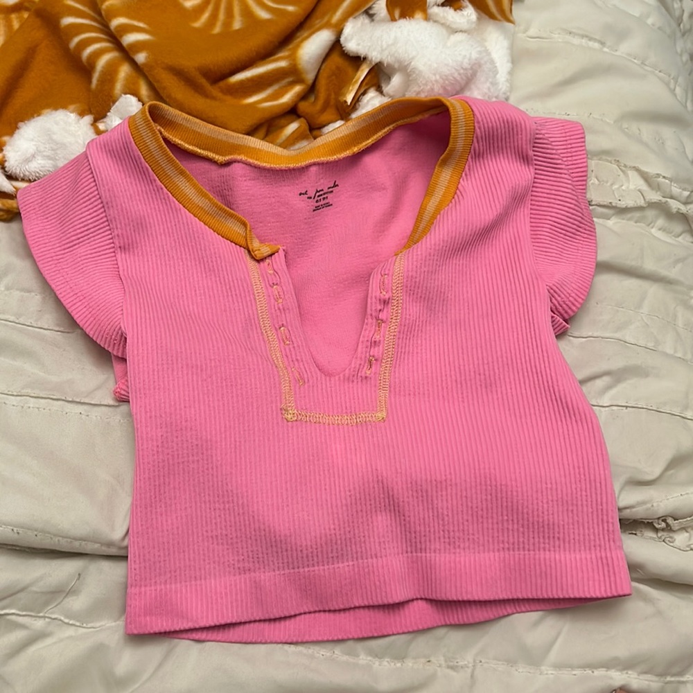Rare pink urban top